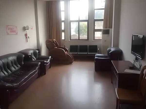 丁子朗認TVB劇集的確開少咗，放眼世界：唔係淨係得敞台